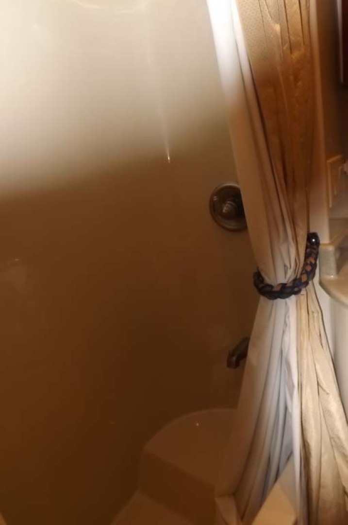 Bluewater Yachts-5200 2006-PROUD MARY Mount Pleasant-South Carolina-United States-Shower-1412954 | Thumbnail