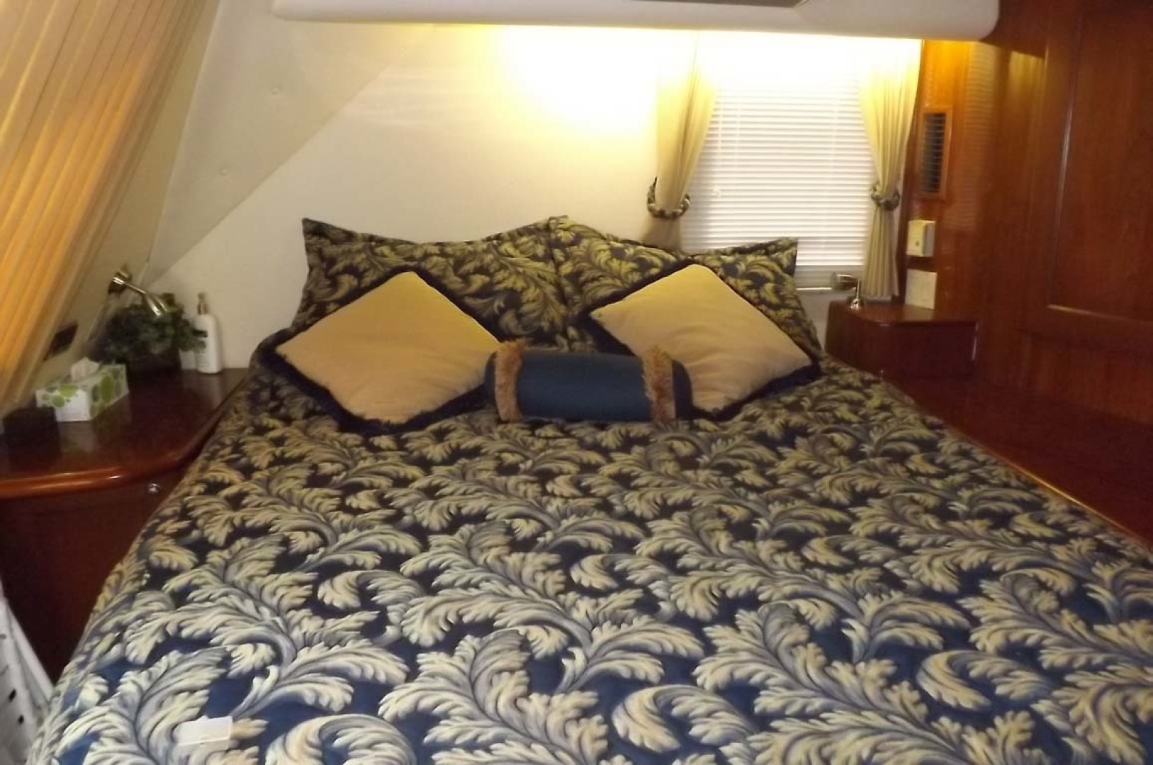 Bluewater Yachts-5200 2006-PROUD MARY Mount Pleasant-South Carolina-United States-Master Stateroom-1412945 | Thumbnail