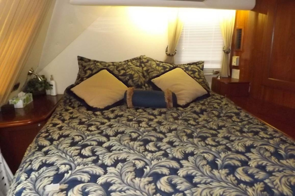 Bluewater Yachts-5200 2006-PROUD MARY Mount Pleasant-South Carolina-United States-Master Stateroom-1412945