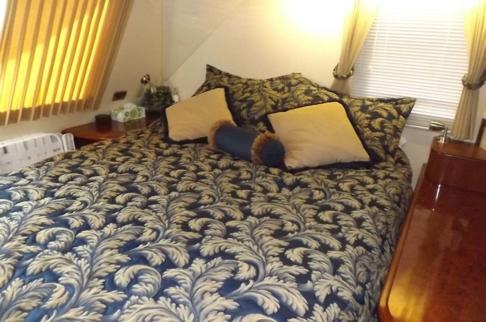 Bluewater Yachts-5200 2006-PROUD MARY Mount Pleasant-South Carolina-United States-Master Stateroom-1412944 | Thumbnail