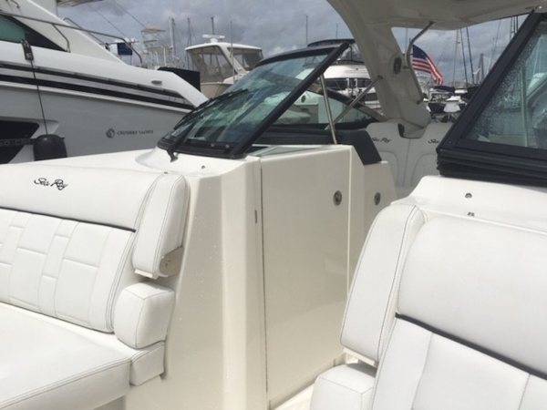 Sea Ray-350 SLX 2015 -Mount Pleasant-South Carolina-United States-10a Walkthrough Windshield-1414900