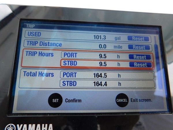 Everglades-325 CC 2012-Island Time Stuart-Florida-United States-Yamaha Command Link And Hours-1414777