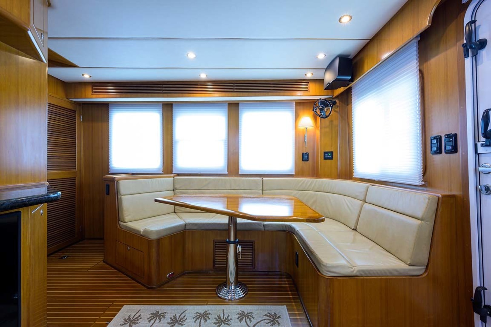 Nordhavn-47 2005-Fusion North Palm Beach-Florida-United States-Dinette Settee-1423983 | Thumbnail