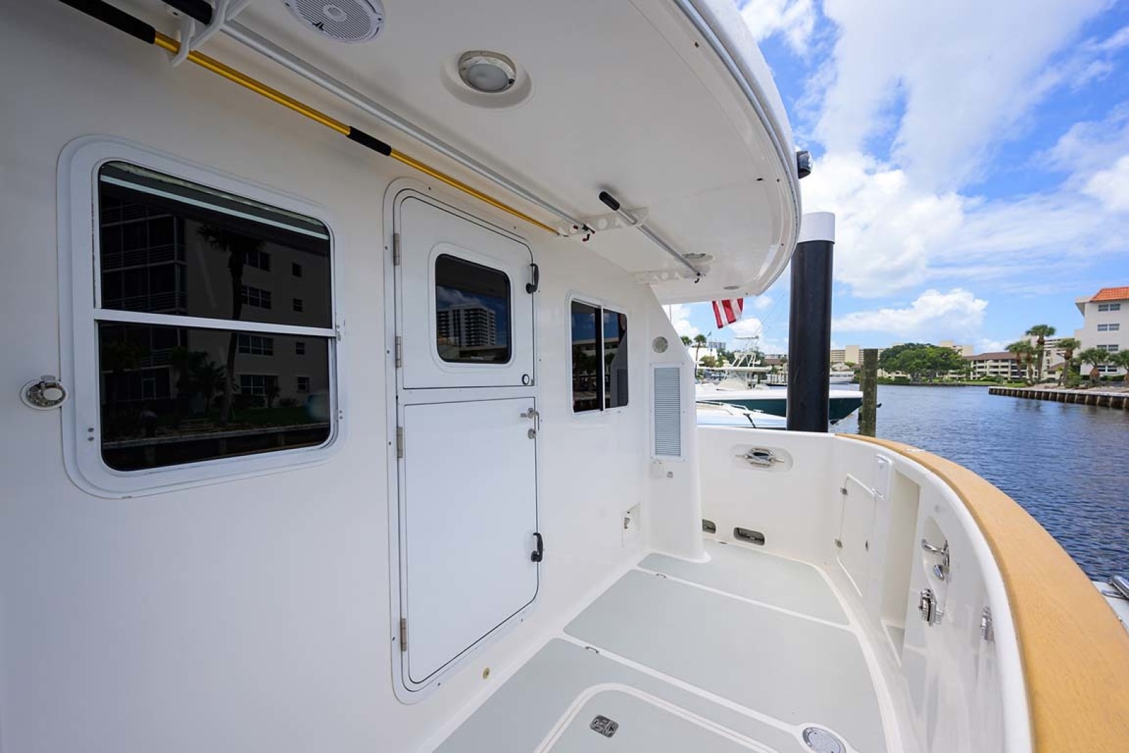 Nordhavn-47 2005-Fusion North Palm Beach-Florida-United States-Starboard Side Pilothouse Entry-1424027 | Thumbnail