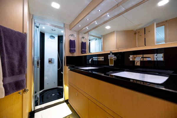 Sunseeker-Motor Yacht 2014-Full Circle Fort Lauderdale-Florida-United States-17 Master Ensuite Head-1430534