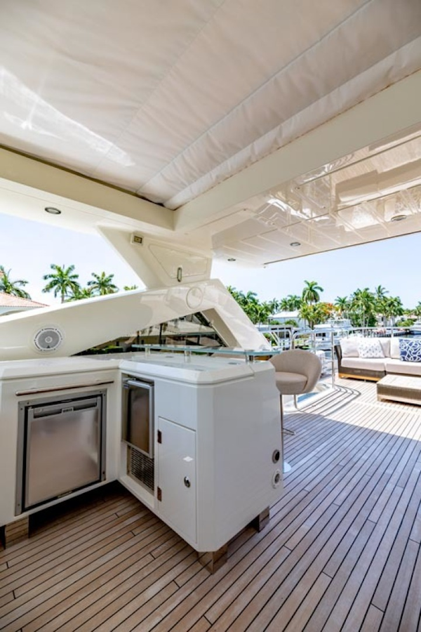 Sunseeker-Motor Yacht 2014-Full Circle Fort Lauderdale-Florida-United States-35 Flybridge Wet Bar And Seating-1430550