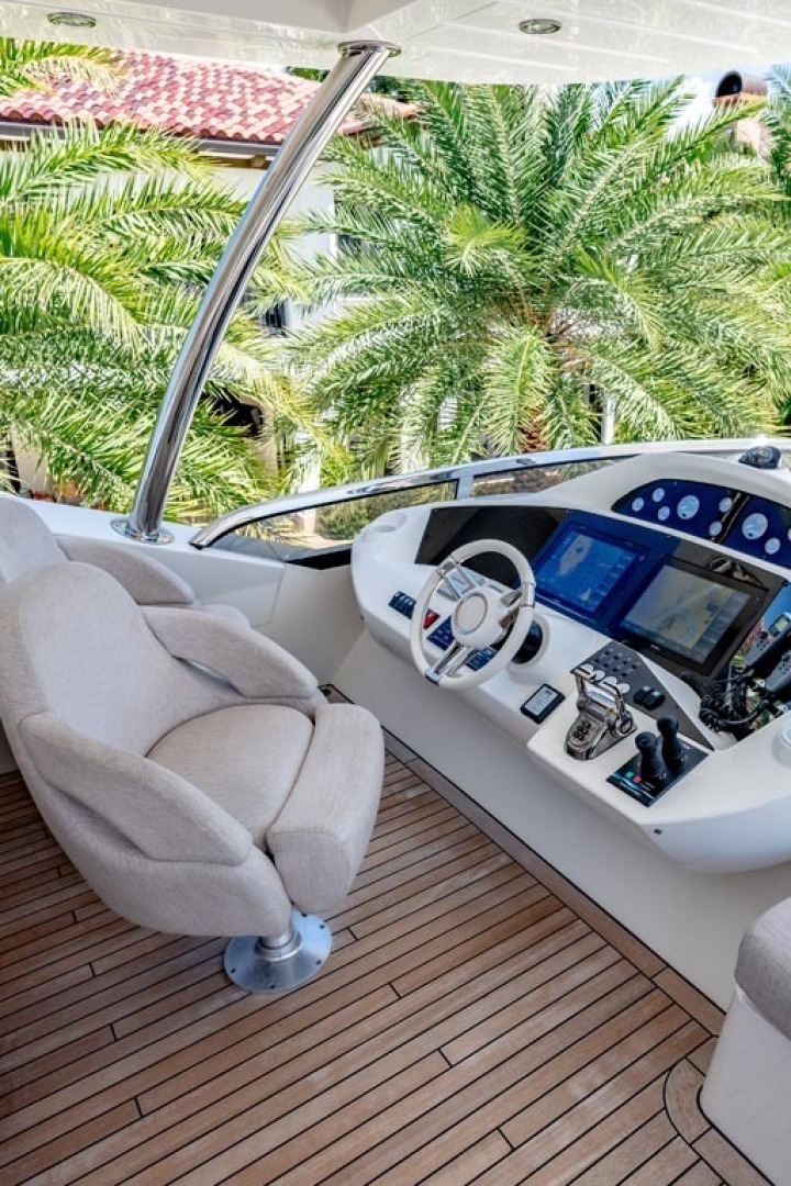 Sunseeker-Motor Yacht 2014-Full Circle Fort Lauderdale-Florida-United States-36 Upper Helm-1430551 | Thumbnail
