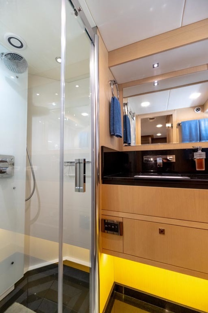 Sunseeker-Motor Yacht 2014-Full Circle Fort Lauderdale-Florida-United States-26 Guest Ensuite Head Port-1430542 | Thumbnail