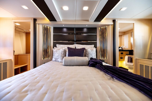 Sunseeker-Motor Yacht 2014-Full Circle Fort Lauderdale-Florida-United States-16 Master Suite View From Bulkhead With Closet To Stbd, Head To Port-1430533