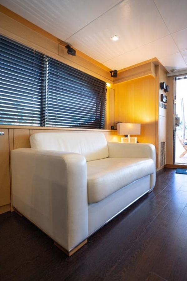 Sunseeker-Motor Yacht 2014-Full Circle Fort Lauderdale-Florida-United States-9 Salon Love Seat To Stbd-1430526