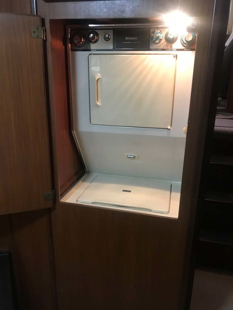 Hatteras-Motor Yacht 1986-Seaview Miami-Florida-United States-Washer and Dryer-1432712 | Thumbnail