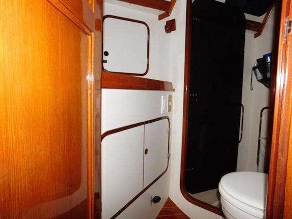 Ta Shing-Norseman 447CC 1986-Resolute Cape Canaveral-Florida-United States-Aft Head & Shower-1432757