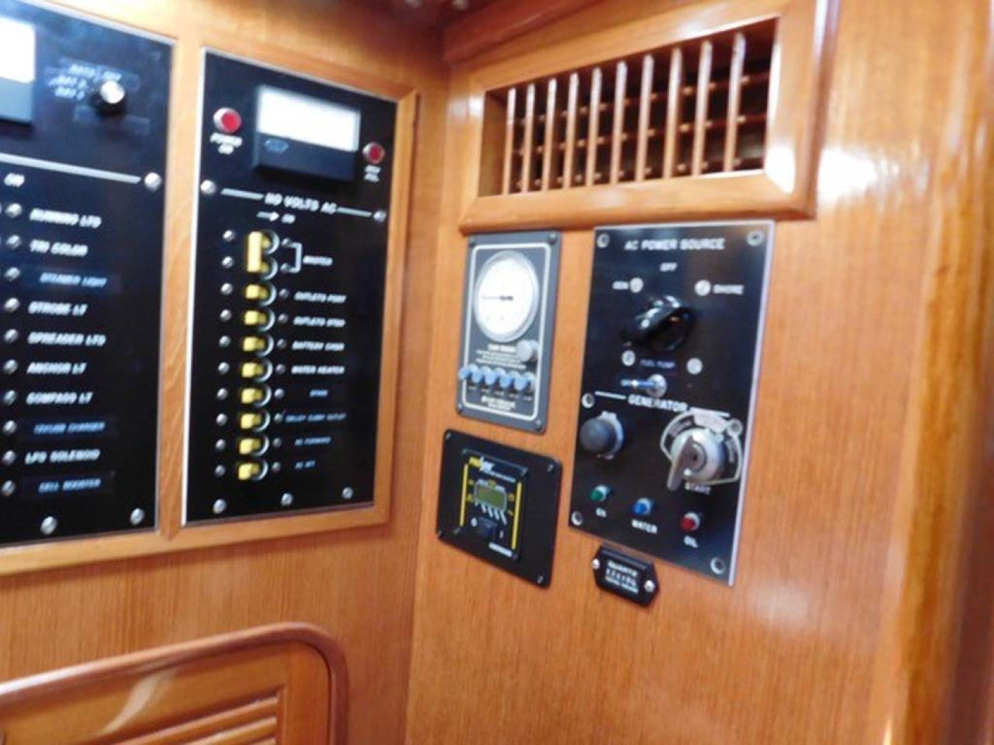 Ta Shing-Norseman 447CC 1986-Resolute Cape Canaveral-Florida-United States-Tank AC Generator Inverter Controls-1432751 | Thumbnail