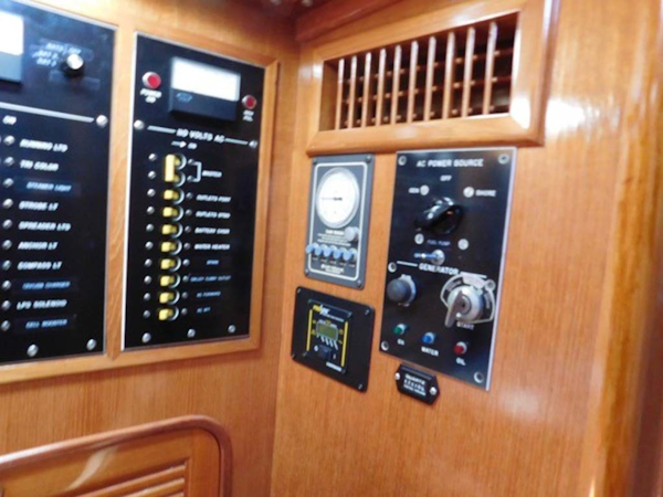 Ta Shing-Norseman 447CC 1986-Resolute Cape Canaveral-Florida-United States-Tank AC Generator Inverter Controls-1432751