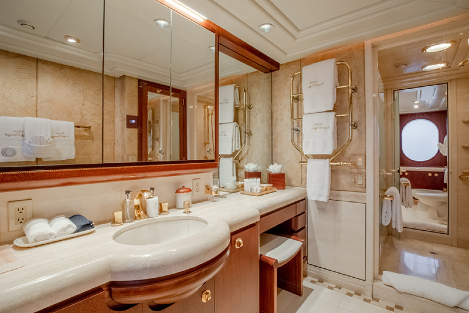 Feadship-Tri-Deck 1992-NEVER ENOUGH Nassau-Bahamas-Owner Bath-1434174 | Thumbnail