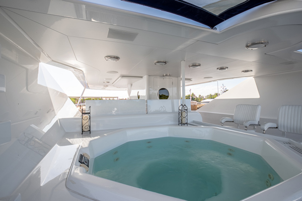 Feadship-Tri-Deck 1992-NEVER ENOUGH Nassau-Bahamas-Jacuzzi-1434195