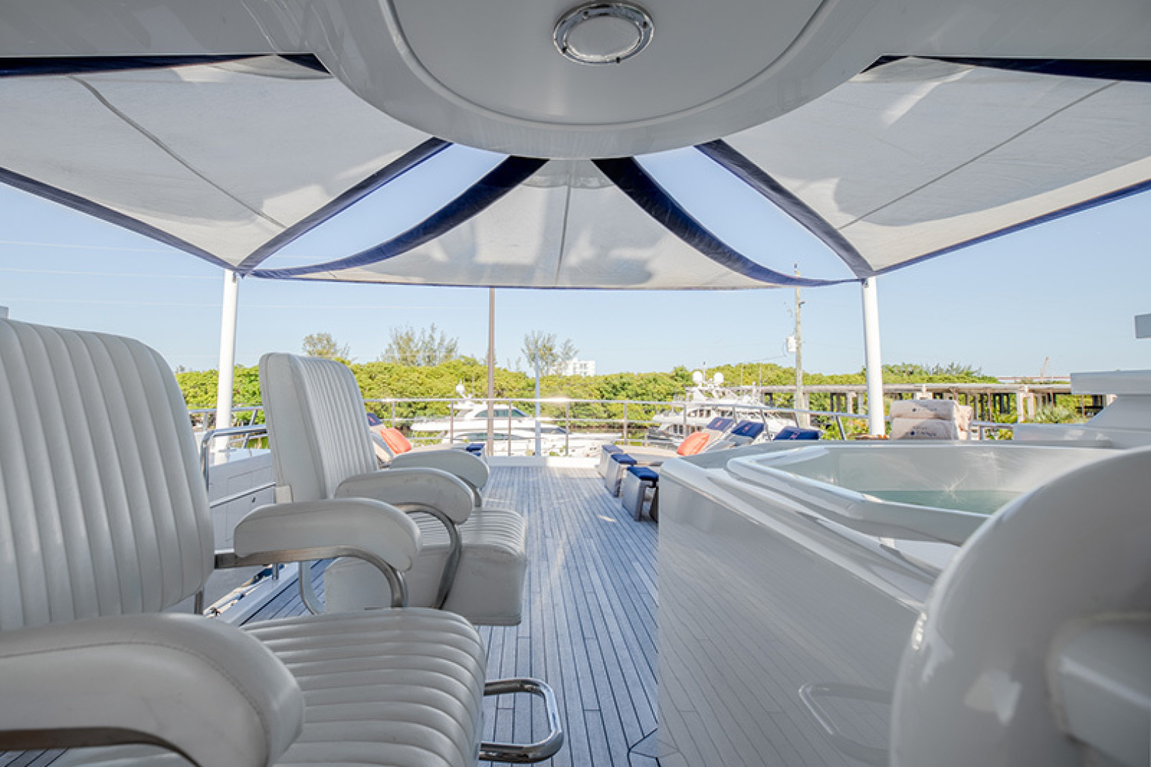 Feadship-Tri-Deck 1992-NEVER ENOUGH Nassau-Bahamas-Flybridge Bar-1434194 | Thumbnail