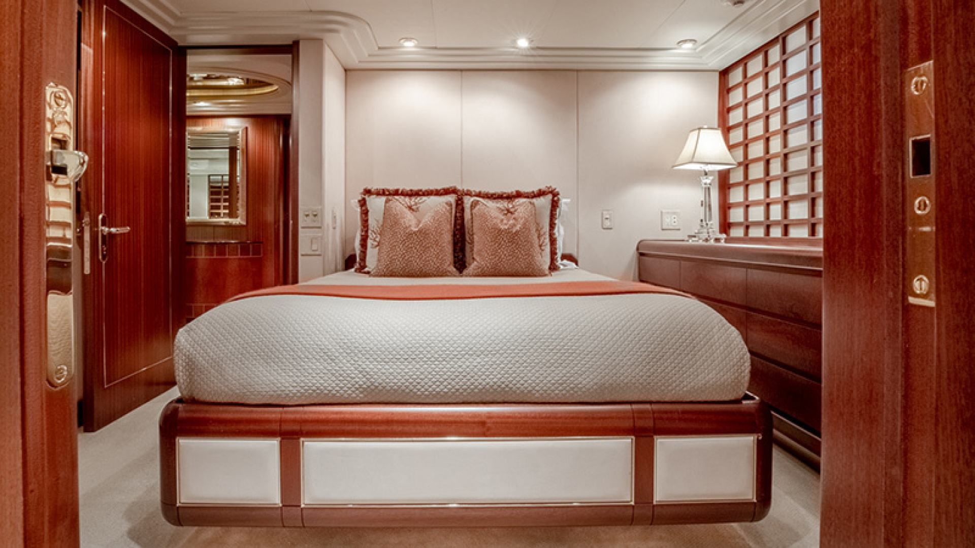 Feadship-Tri-Deck 1992-NEVER ENOUGH Nassau-Bahamas-Guest Stateroom-1434176 | Thumbnail