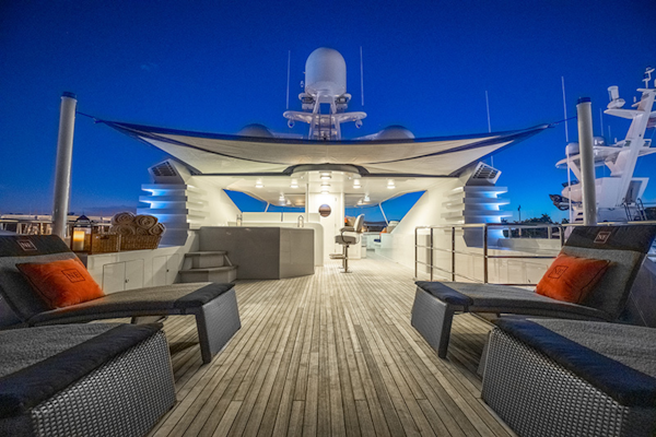 Feadship-Tri-Deck 1992-NEVER ENOUGH Nassau-Bahamas-Flybridge-1434188