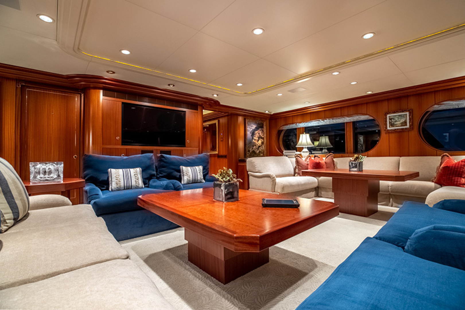 Feadship-Tri-Deck 1992-NEVER ENOUGH Nassau-Bahamas-Main Salon-1434167 | Thumbnail
