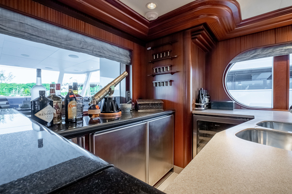 Feadship-Tri-Deck 1992-NEVER ENOUGH Nassau-Bahamas-Salon Bar-1434170