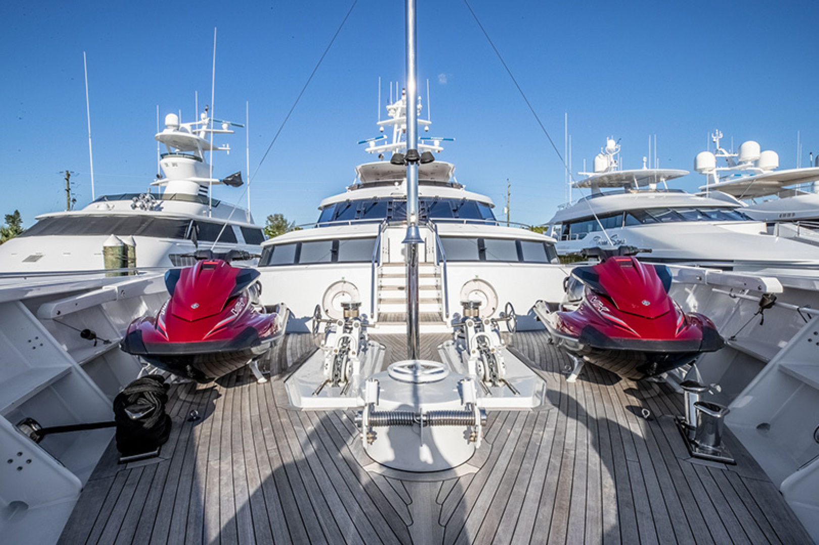 Feadship-Tri-Deck 1992-NEVER ENOUGH Nassau-Bahamas-Foredeck-1434197 | Thumbnail