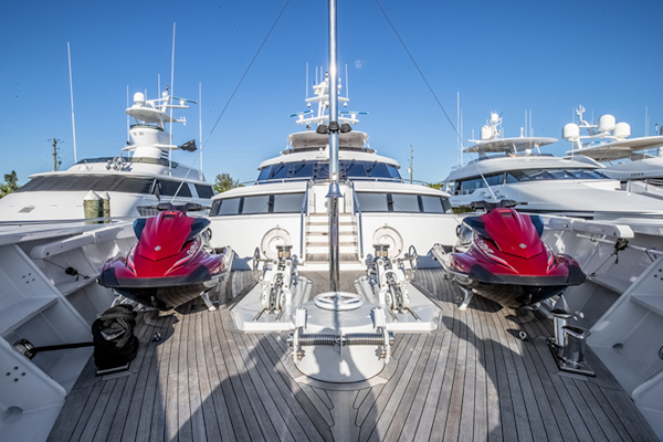 Feadship-Tri-Deck 1992-NEVER ENOUGH Nassau-Bahamas-Foredeck-1434197