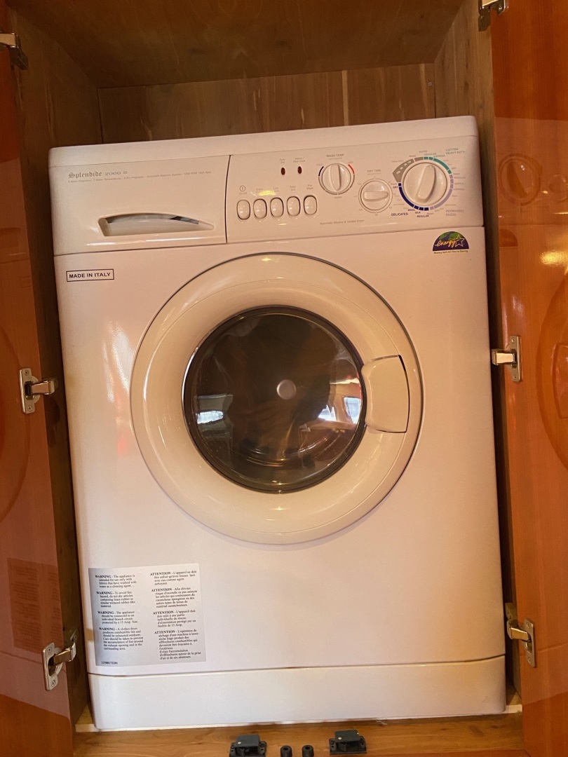 Regal-5260 2009 -Trinidad-Trinidad and Tobago-1457515 | Thumbnail