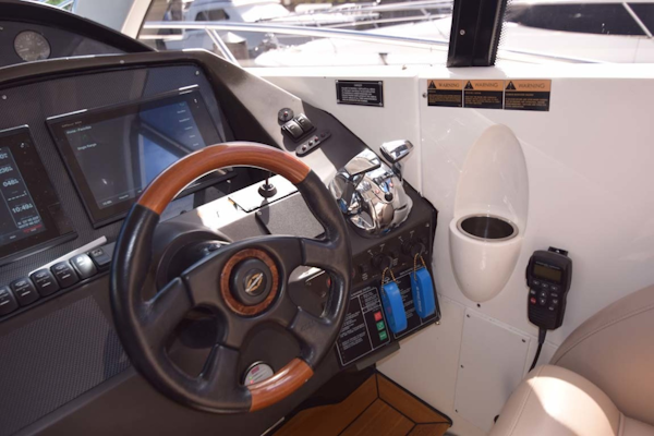 Sunseeker-Predator 2003-Low Profile PALM BEACH-Florida-United States-Helm-1576374