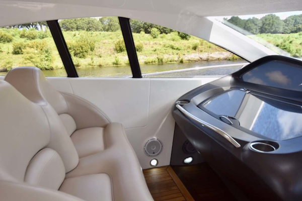 Sunseeker-Predator 2003-Low Profile PALM BEACH-Florida-United States-Companion Seating-1576367
