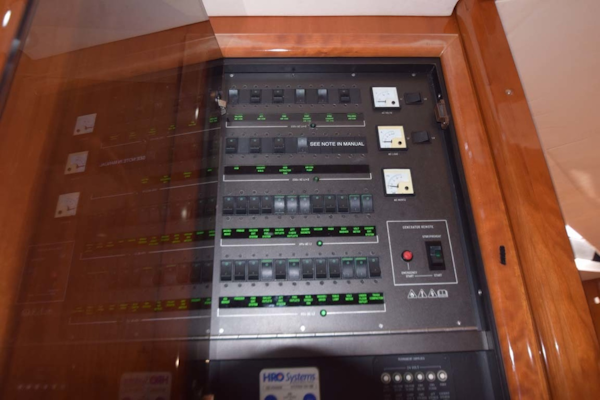 Sunseeker-Predator 2003-Low Profile PALM BEACH-Florida-United States-Control Panel-1576334