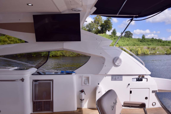 Sunseeker-Predator 2003-Low Profile PALM BEACH-Florida-United States-Aft Deck Flat Screen TV With Ice Maker-1576382