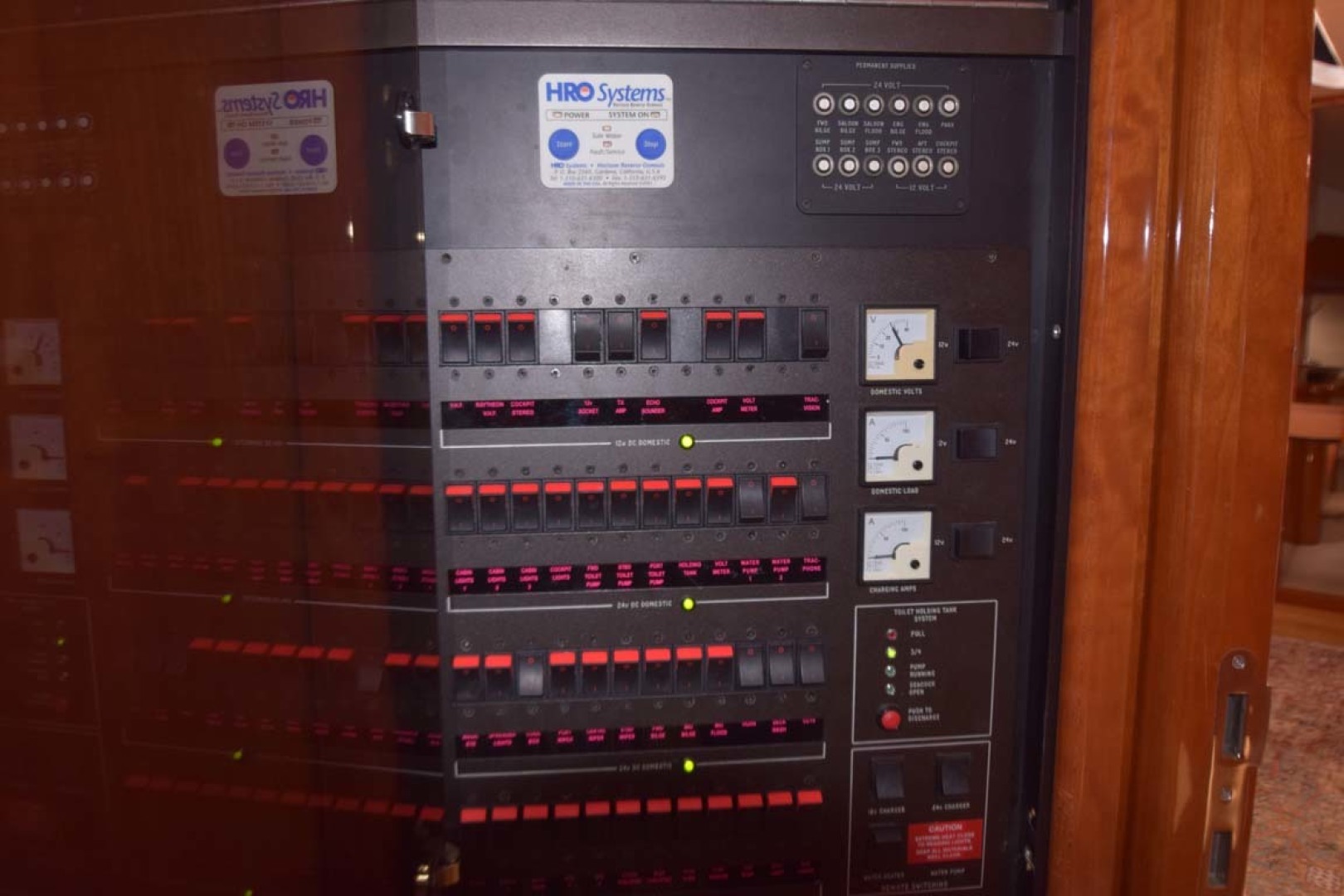 Sunseeker-Predator 2003-Low Profile PALM BEACH-Florida-United States-Control Panel-1576335 | Thumbnail