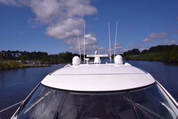 Sunseeker-Predator 2003-Low Profile PALM BEACH-Florida-United States-Archway With Radar-1576365