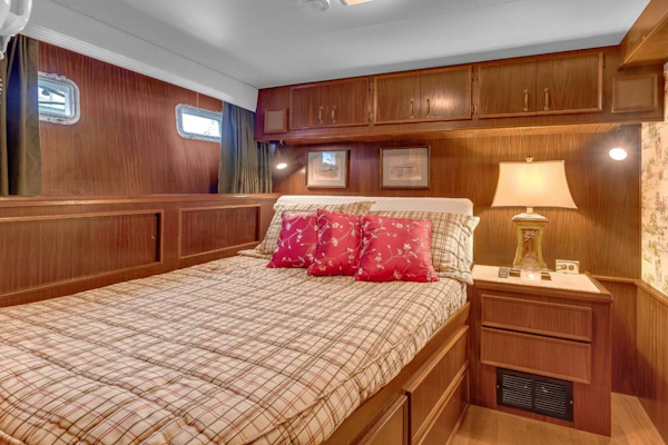 Hatteras-Motor Yacht 1985-Ruffian North Palm Beach-Florida-United States-VIP Guest Stateroom-1463646