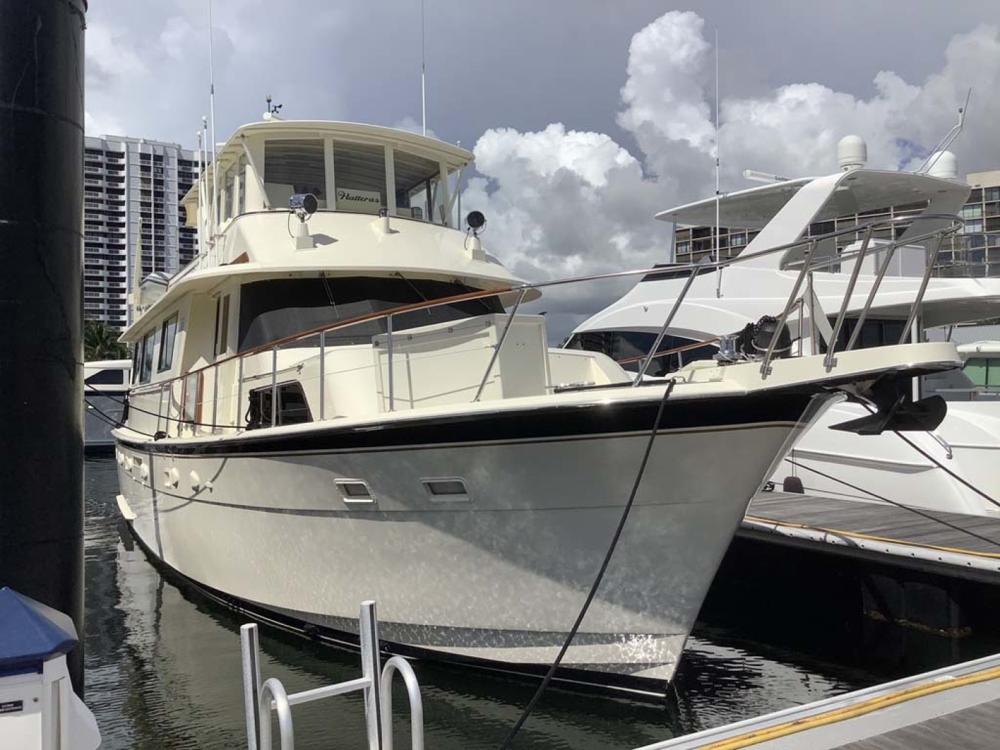 Hatteras-Motor Yacht 1985-Ruffian North Palm Beach-Florida-United States-Starboard Bow-1463617 | Thumbnail