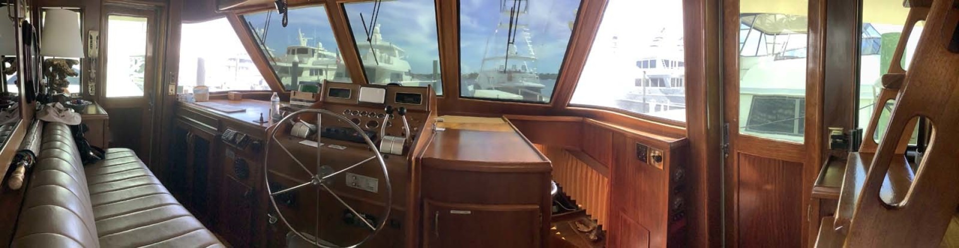 Hatteras-Motor Yacht 1985-Ruffian North Palm Beach-Florida-United States-Wheelhouse-1463635 | Thumbnail