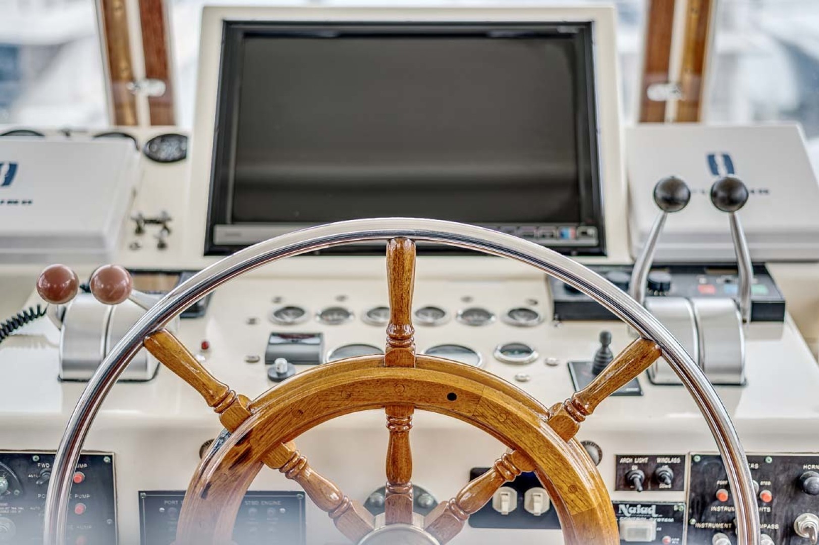 Hatteras-Motor Yacht 1985-Ruffian North Palm Beach-Florida-United States-Helm-1463656 | Thumbnail
