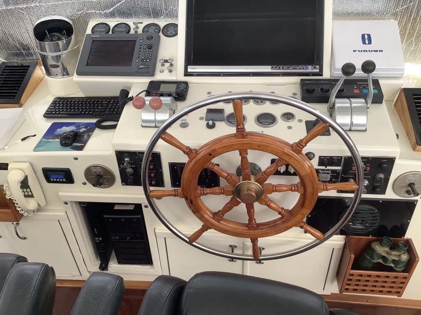 Hatteras-Motor Yacht 1985-Ruffian North Palm Beach-Florida-United States-Helm-1463655 | Thumbnail