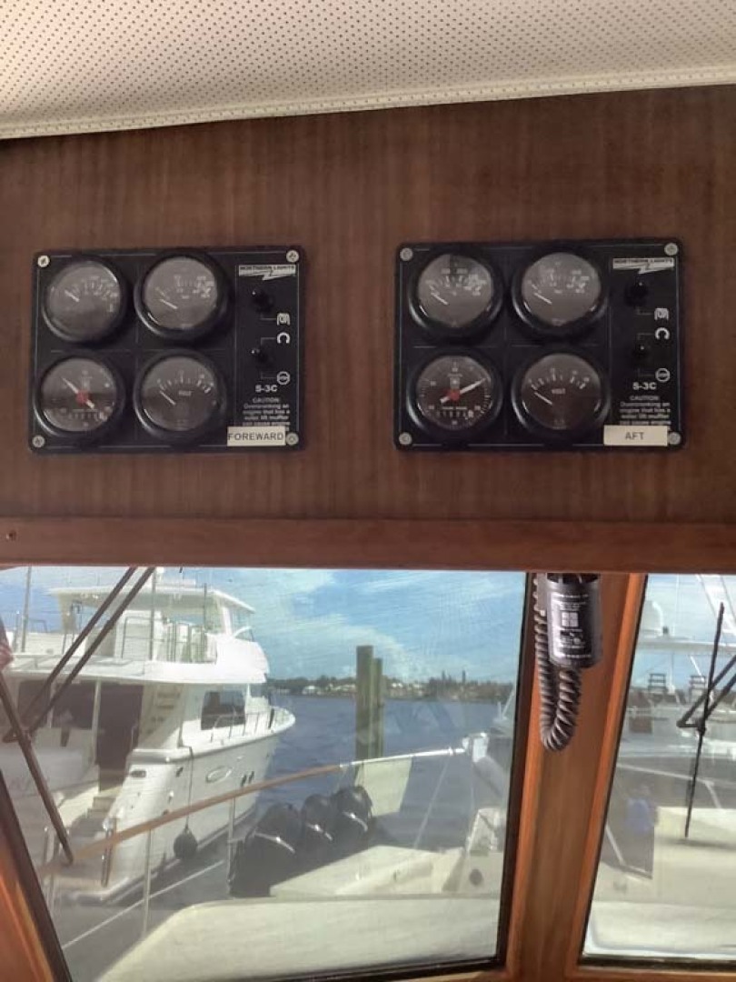 Hatteras-Motor Yacht 1985-Ruffian North Palm Beach-Florida-United States-Gauges-1463637 | Thumbnail