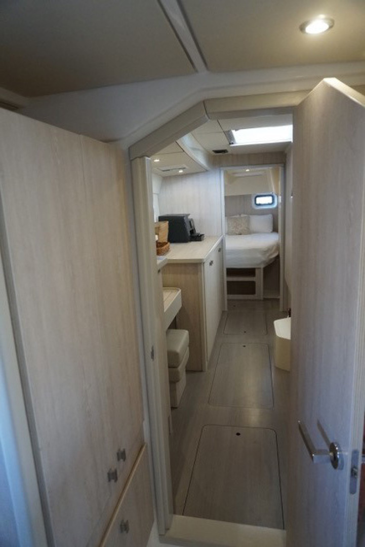 Leopard-44 2016-Grateful Fort Lauderdale-Florida-United States-Master Suite From Head-1471271 | Thumbnail