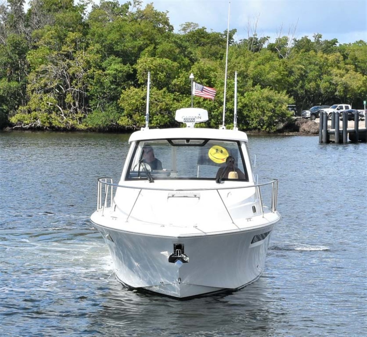 Pursuit-325 Offshore 2020-Coo Coo Miami-Florida-United States-Bow View-1475270 | Thumbnail