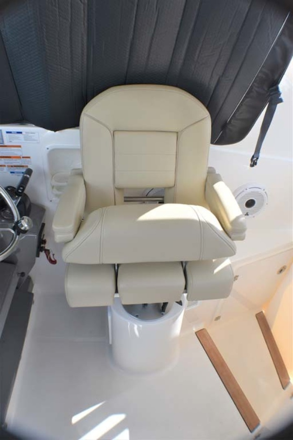Pursuit-325 Offshore 2020-Coo Coo Miami-Florida-United States-Helm Chair-1475287