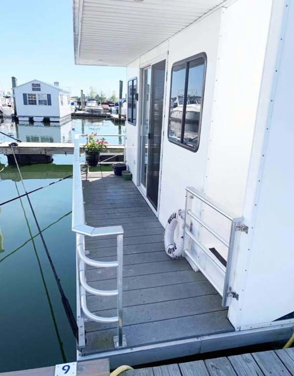 Destination-Yachts Houseboat 2014-Bella Raine Boston-Massachusetts-United States-Forward Entry Deck-1478548