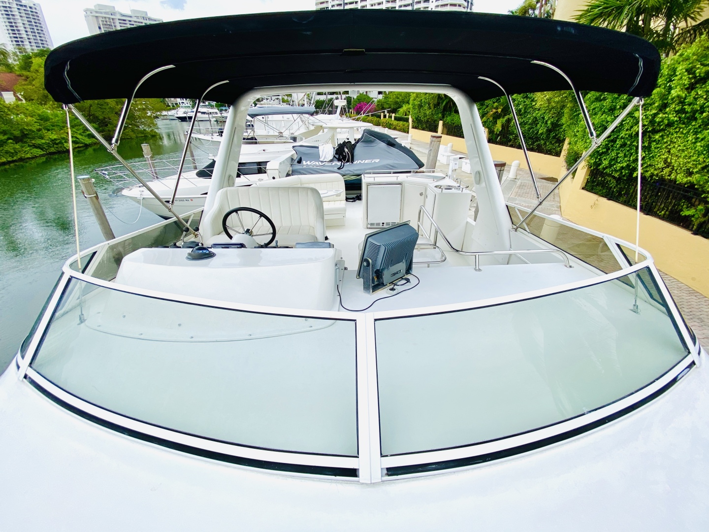 Navigator-5700 Rival 2003-The Motley Crew Miami-Florida-United States-1480939 | Thumbnail