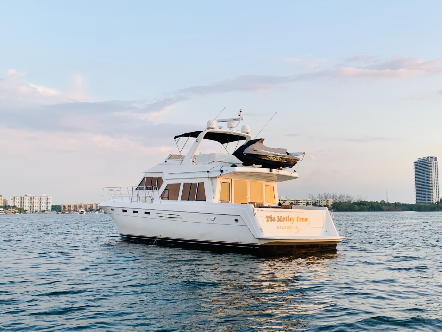 Navigator-5700 Rival 2003-The Motley Crew Miami-Florida-United States-1480979 | Thumbnail