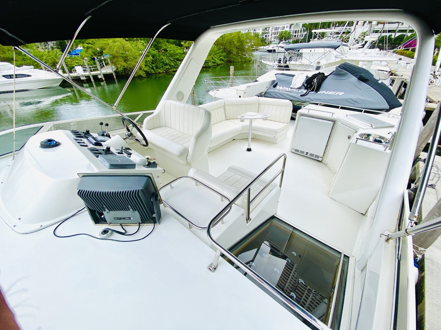 Navigator-5700 Rival 2003-The Motley Crew Miami-Florida-United States-1480942 | Thumbnail