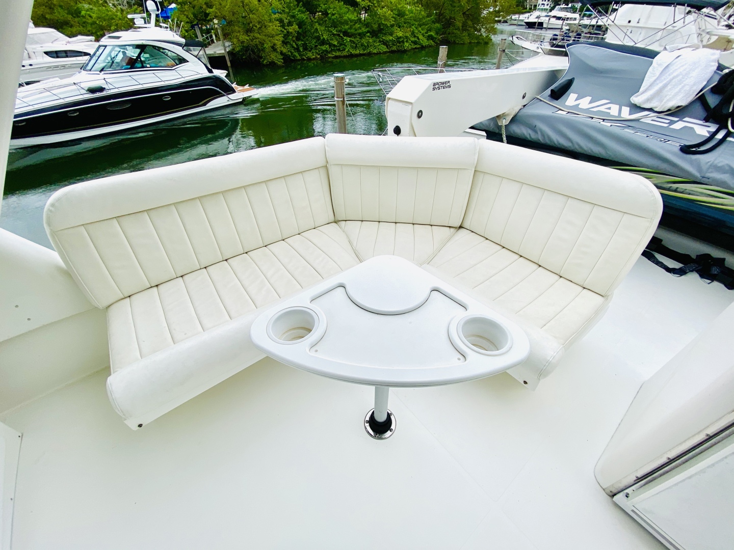 Navigator-5700 Rival 2003-The Motley Crew Miami-Florida-United States-1480966 | Thumbnail