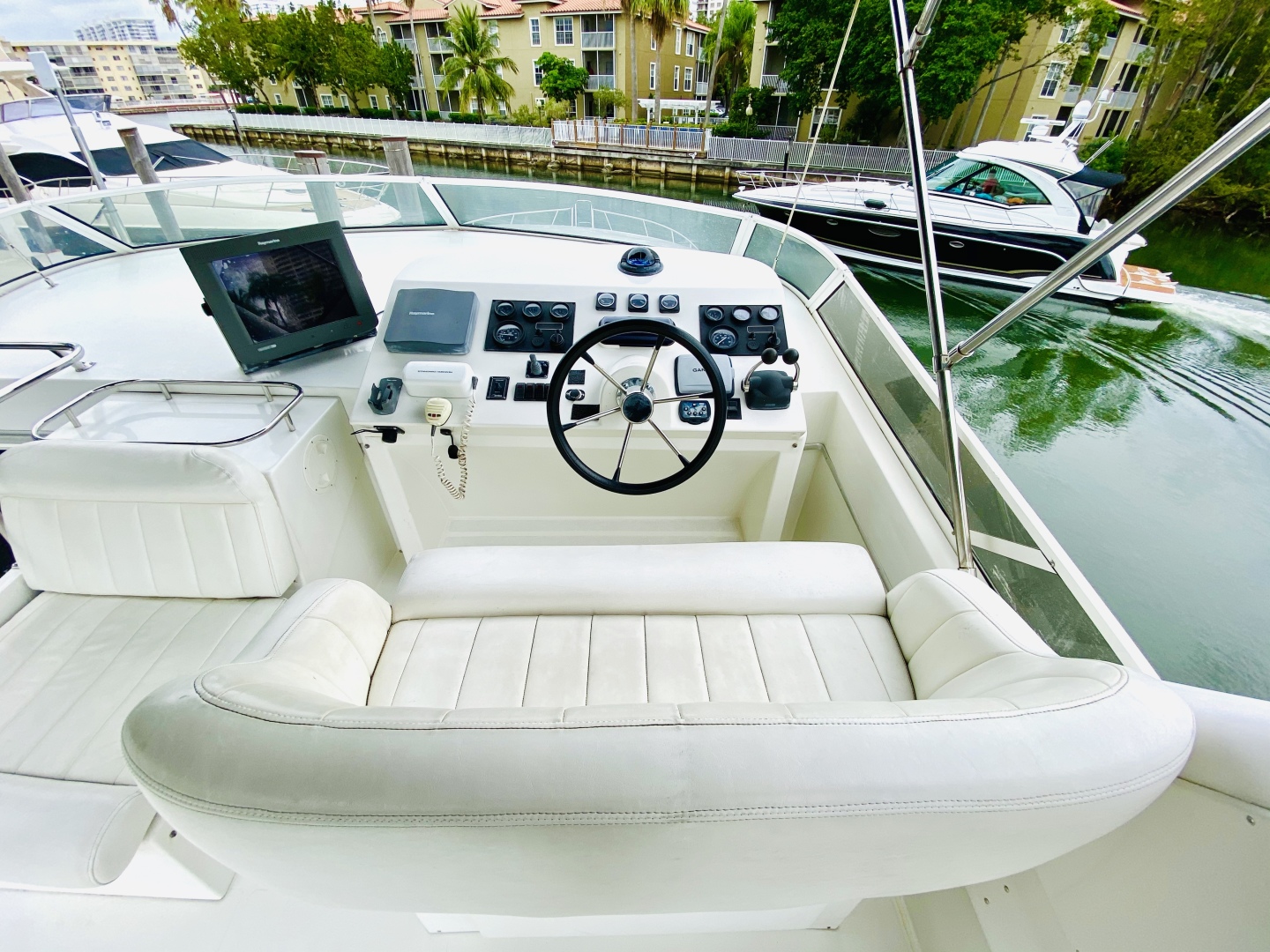 Navigator-5700 Rival 2003-The Motley Crew Miami-Florida-United States-1480970 | Thumbnail