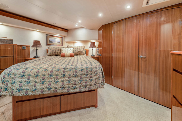 Viking-Convertible 2009-MOLLIE K Key Largo-Florida-United States-Master Stateroom  Upgraded Mattress-1487399